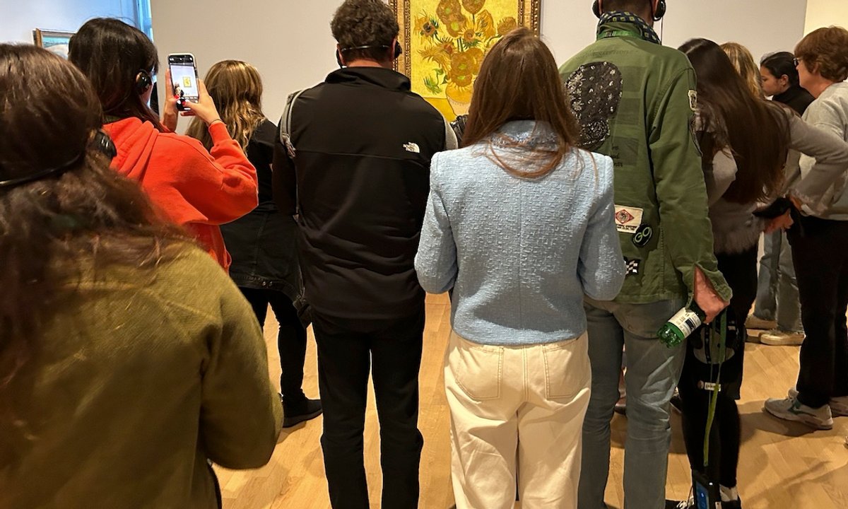 Why is Van Gogh so standard? Why is Van Gogh so standard?