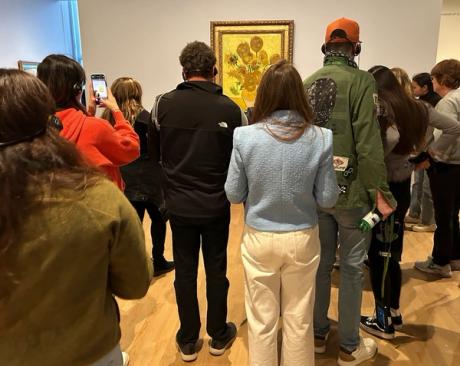  Why is Van Gogh so popular? 