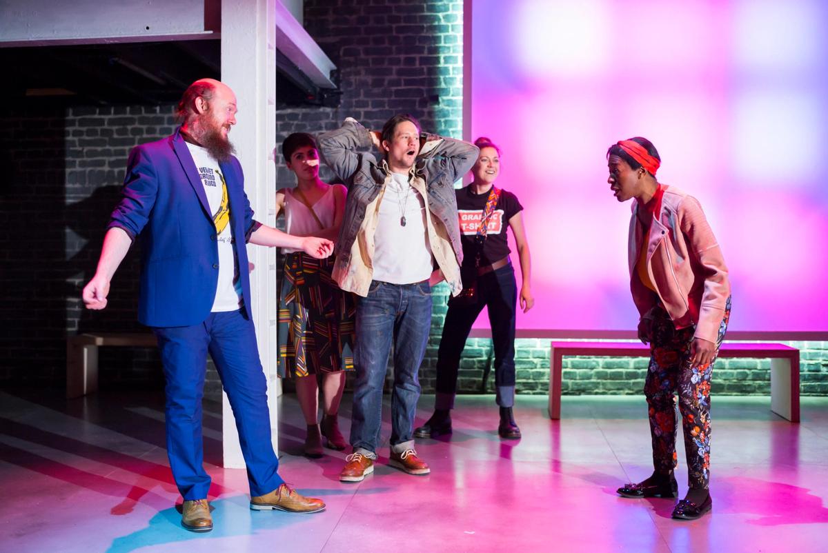 The art world is a zoo in the play Great Apes