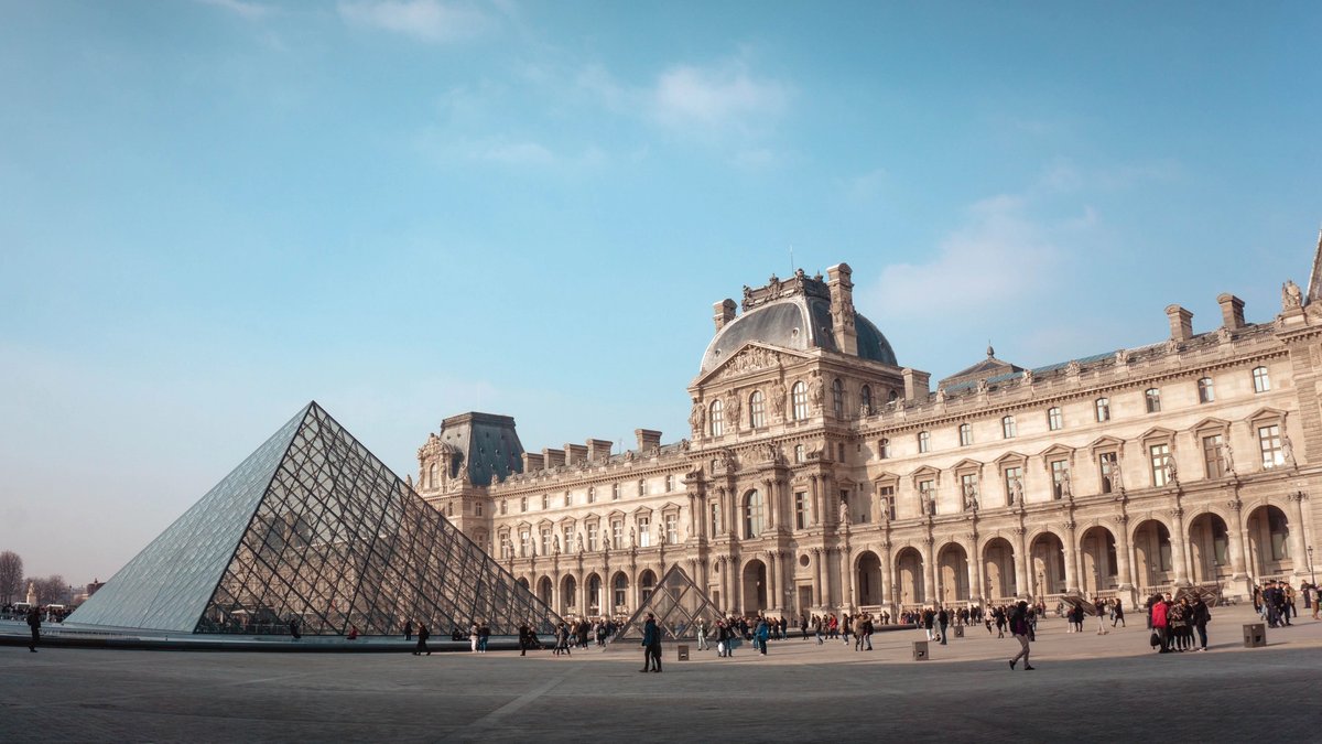 One of the suspects is a retired Louvre curator © Yeo Khee