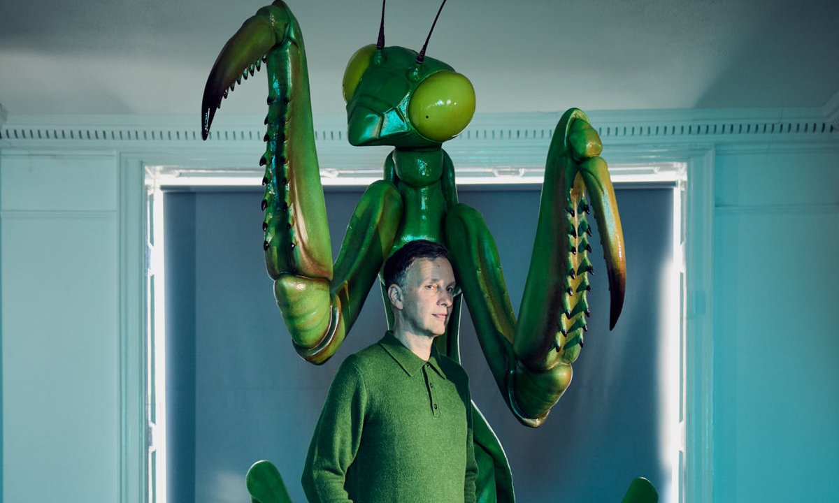 David Shrigley unveils giant mantis sculpture at his former school, calling attention to perilous state of UK art education David Shrigley unveils giant mantis sculpture at his former school, calling attention to perilous state of UK art education