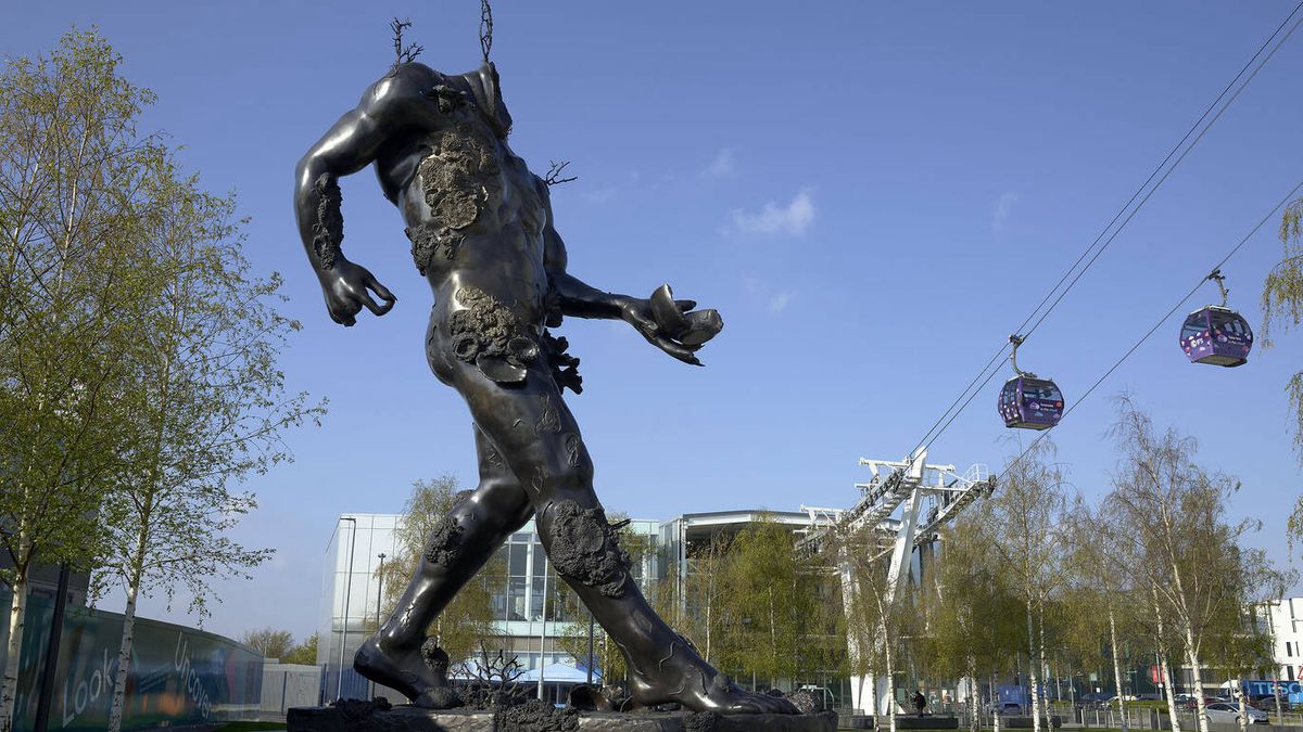 Mega art: Damien Hirst's Demon with Bowl (2014)
Photo: Prudence Cuming
