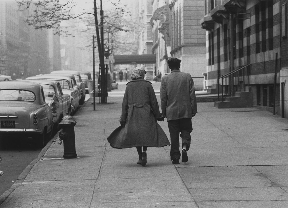 Roy DeCarava's Couple walking Park Avenue (1960) is on view at David Zwirner's Chelsea space © 2019 Estate of Roy DeCarava. All rights reserved. Courtesy David Zwirner