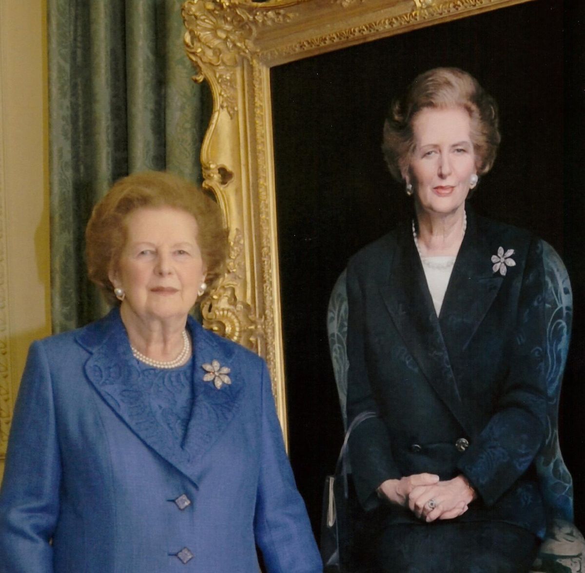 The 'Iron Lady' alongside her own portrait by Richard Stone
Courtesy of the artist (X)