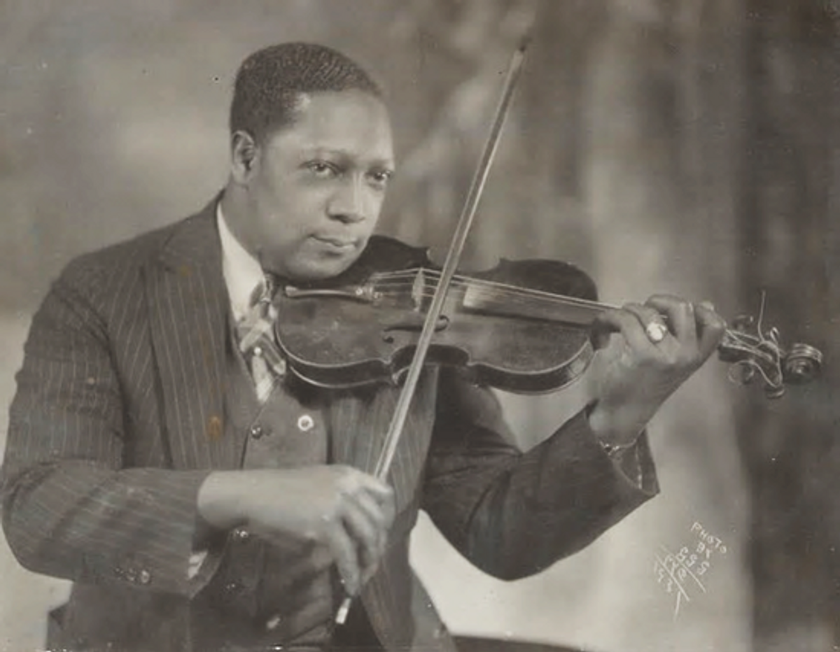 James Van Der Zee. Self-Portrait, 1931 © James Van Der Zee Archive, courtesy Metropolitan Museum of New York