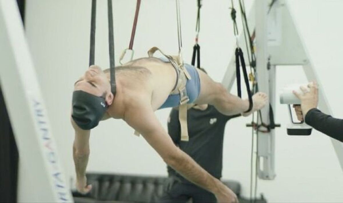 Roger Federer is turned into an Ugo Rondinone sculpture
Image: Credit Suisse & NBCUniversal