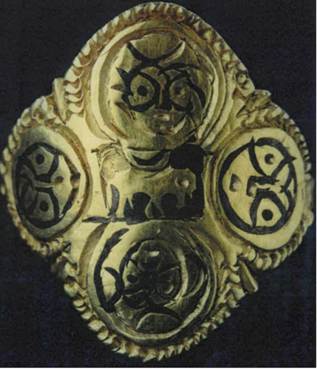 The 8g ring was discovered in 1997 in Sumar in Friesland by the then-29-year-old treasure hunter Pieter de Jong, while he was using a metal detector
ovv copyright I-OE 342.II