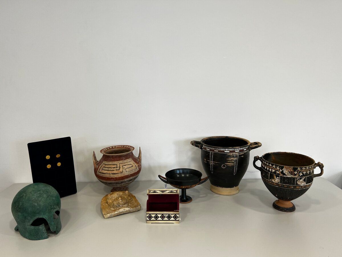 Some of the returned objects were offered for sale © Bayerisches Landeskriminalamt