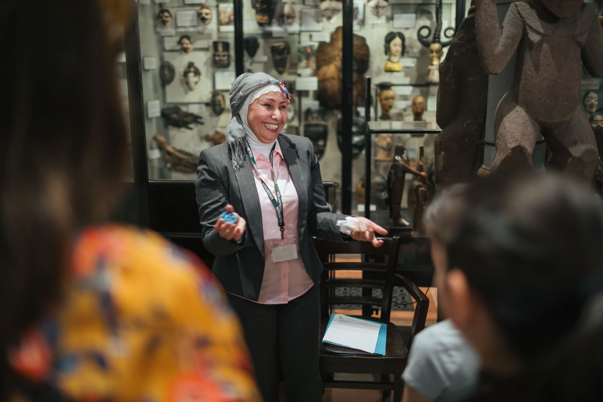 A volunteer-led Multaka tour at the Pitt Rivers Museum in Oxford © University of Oxford/Ian Wallman