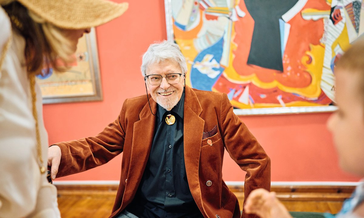 A lifetime of war: meet the 94-year-old Ukrainian artist Oleksandr Dubovyk – The Art Newspaper A lifetime of war: meet the 94-year-old Ukrainian artist Oleksandr Dubovyk – The Art Newspaper
