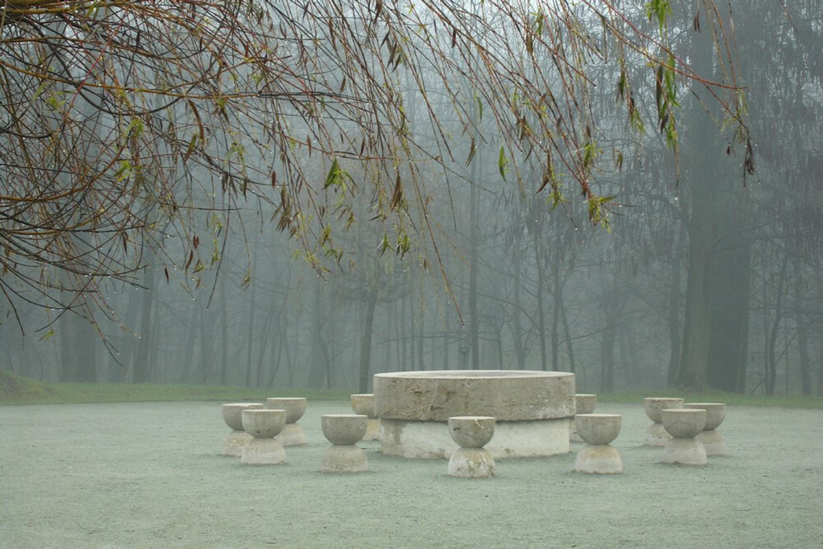 Table of Silence by Constantin Brâncuși—an influential pioneer of abstract sculpture—in the Romanian town of Targu Jiu

© Camil Iamandescu