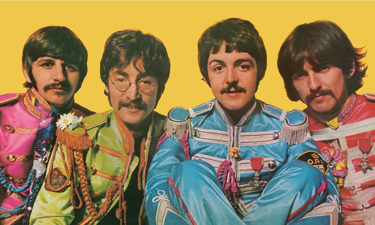 Beatles sgt peppers lonely hearts club. Альбом Битлз сержант Пеппер. Обложка сержанта Пеппера. Битлз сержант Пеппер фото. The Beatles Sgt. Pepper's Lonely Hearts Club Band 1967.