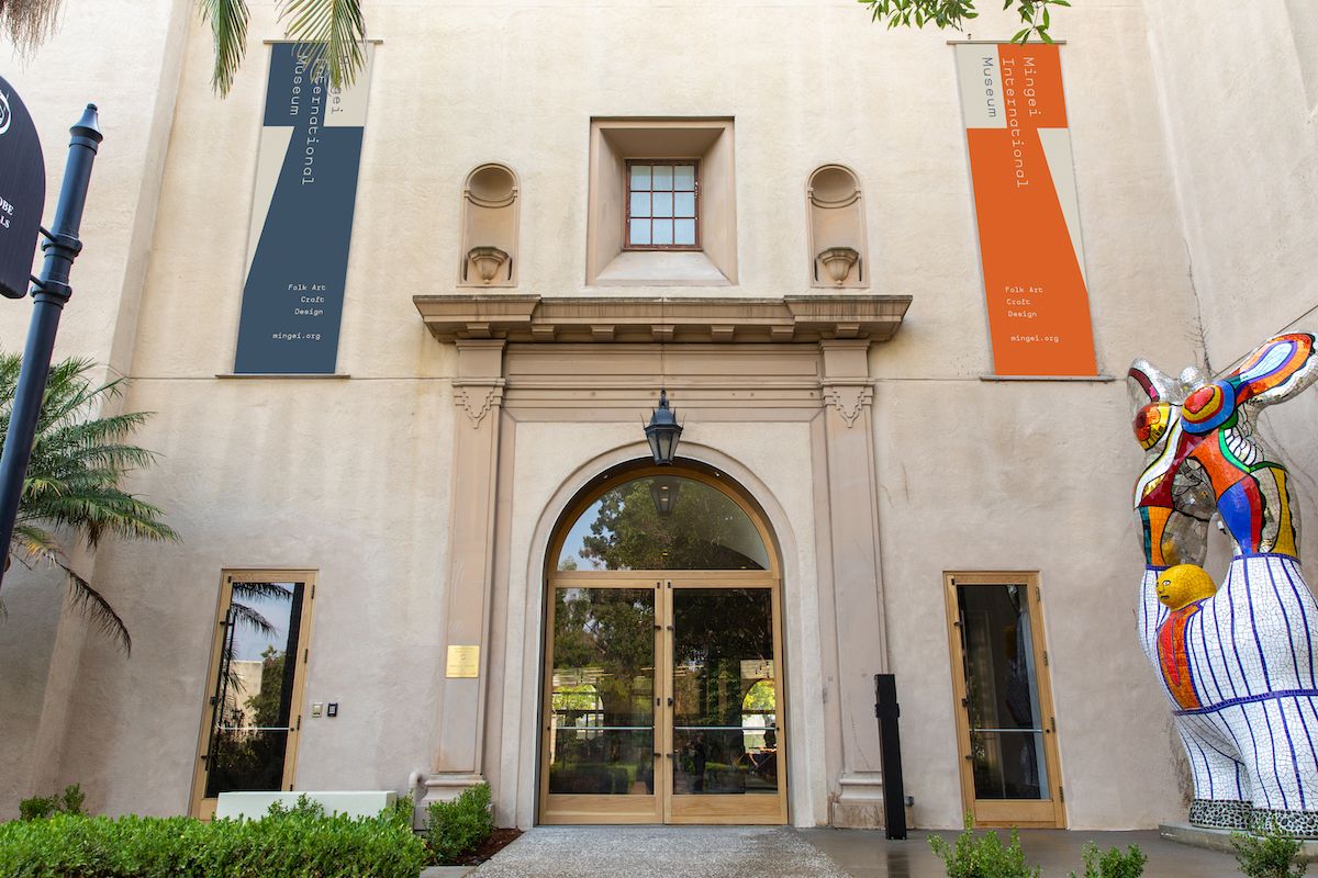 The new west entrance of the Mingei International Museum, featuring Niki de Saint Phalle’s The Poet and His Muse (1998) Courtesy Mingei International Museum