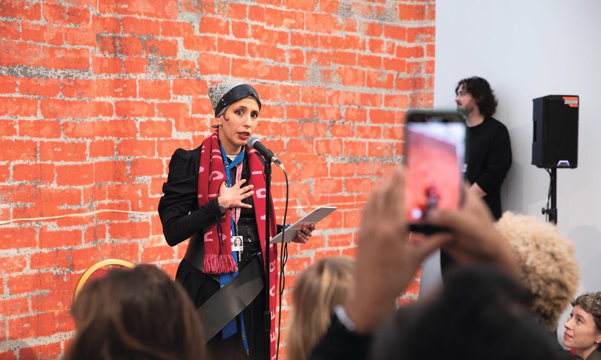 ‘It was the cheapest possible art form I could imagine’: Sophia Al-Maria performs stand-up for Frieze London – The Art Newspaper ‘It was the cheapest possible art form I could imagine’: Sophia Al-Maria performs stand-up for Frieze London – The Art Newspaper