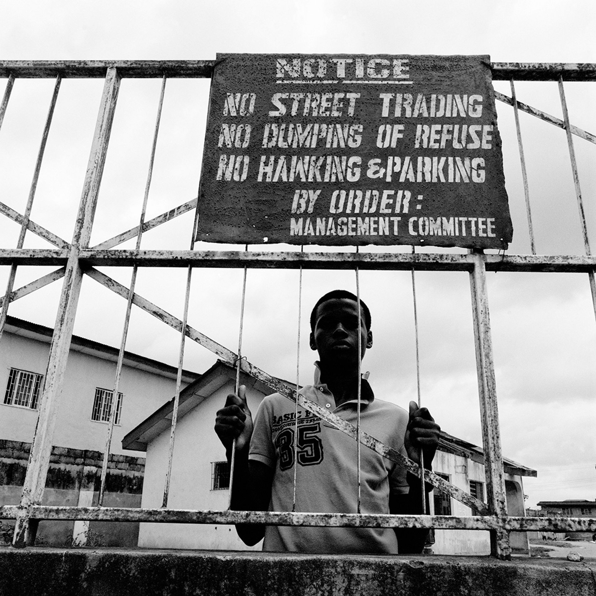 Fiat by the Nigerian photographer Uche Okpa-Iroha Courtesy of Retro Africa and the artist