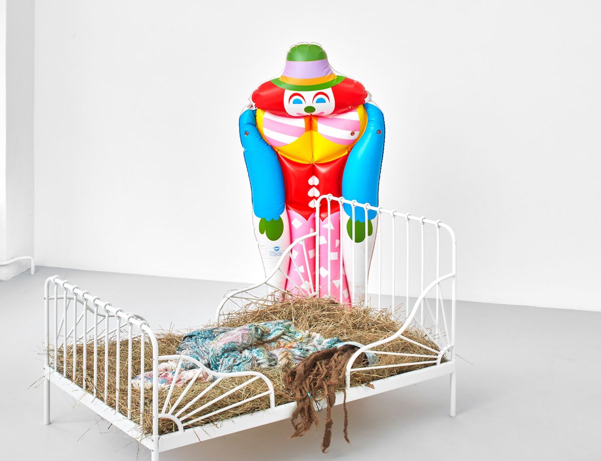 Kris Lemsalu's Old friends (2017) Courtesy of the artist and Koppe Astner, Glasgow