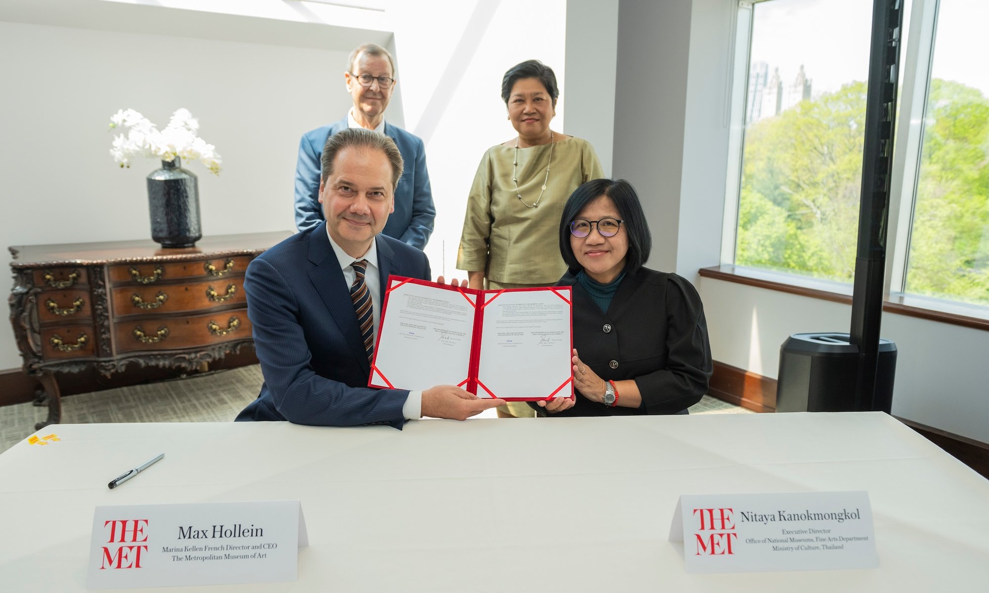 Met Museum signs cultural-property agreement with Thailand and returns two statues - Vimarsana News