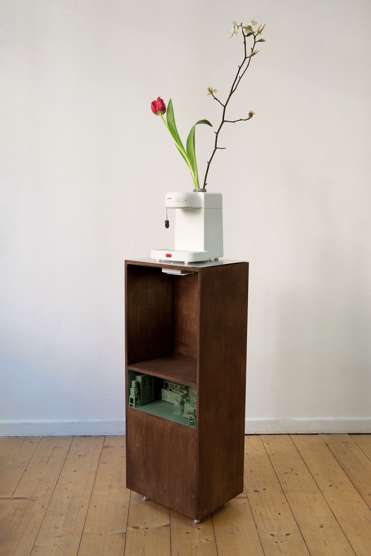 Volkswagen 7 (2025) by Phung-Tien Phan, who is showing at Misako & Rosen until mid November
Courtesy of Misako & Rosen