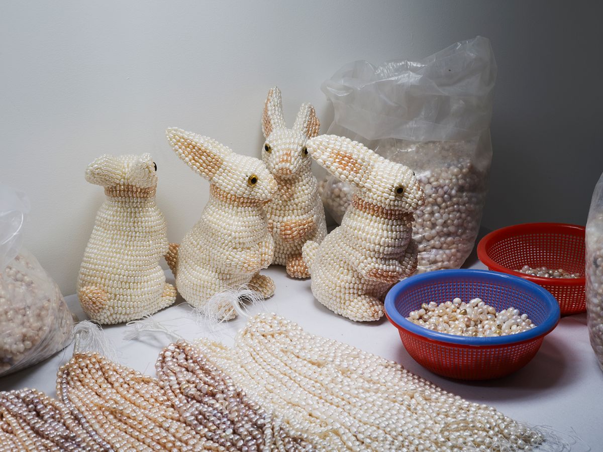 Installation view of Mika Rottenberg NonNoseKnows (Artist Variant) (2015) at Goldsmiths Centre for Contemporary Art Photo: Andy Keate; Image courtesy of the artist and Goldsmiths CCA