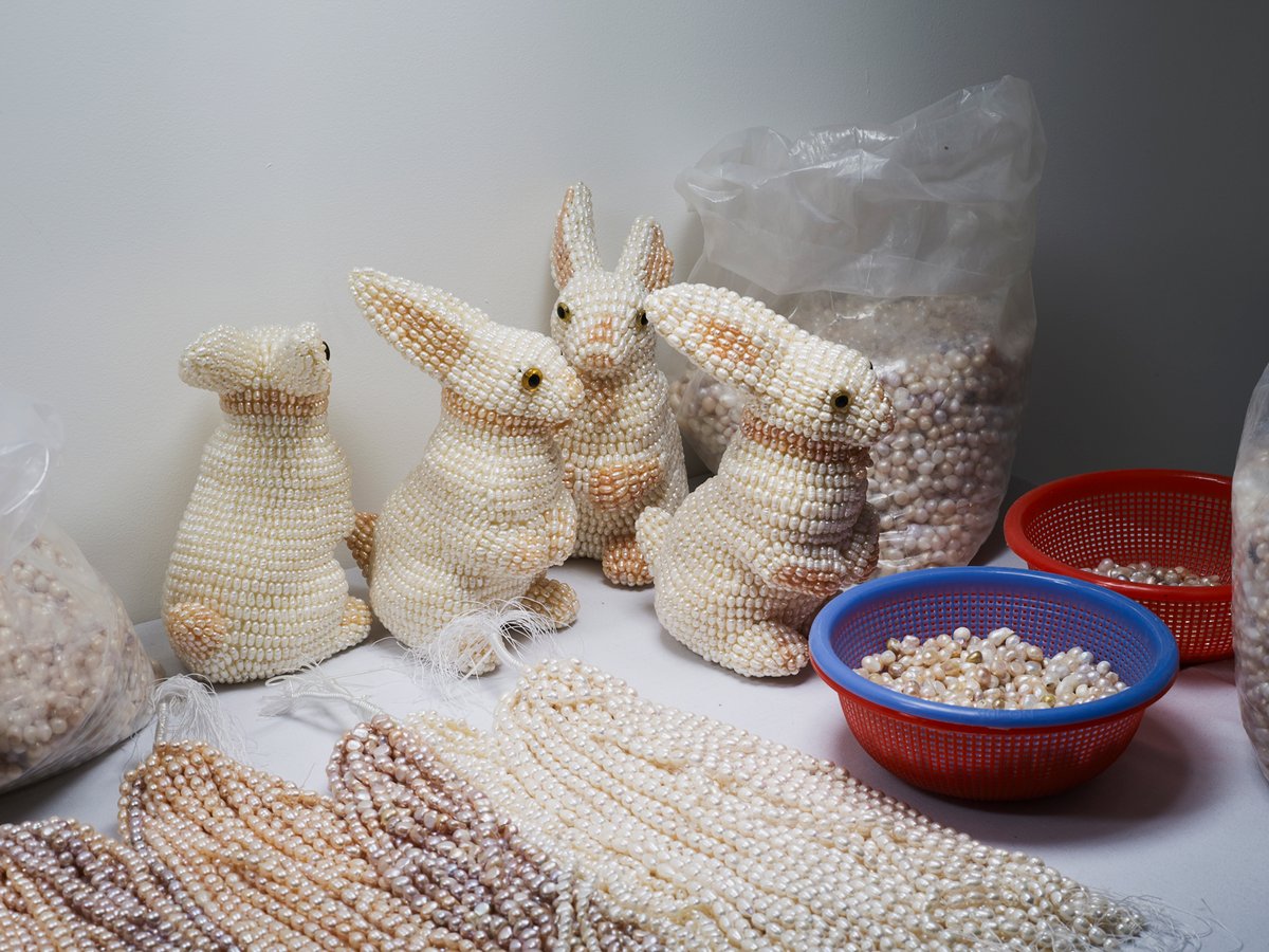 Installation view of Mika Rottenberg NonNoseKnows (Artist Variant) (2015) at Goldsmiths Centre for Contemporary Art Photo: Andy Keate; Image courtesy of the artist and Goldsmiths CCA