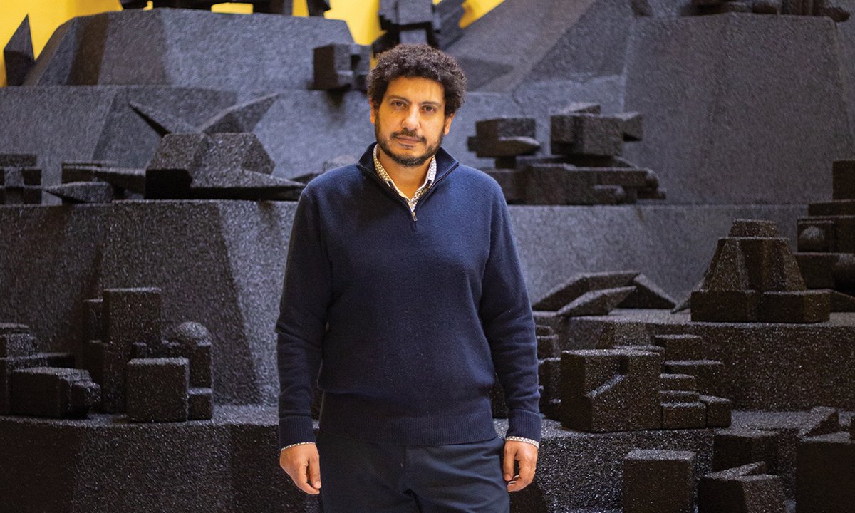 العودة إلى جذور أحد أعظم فناني مصر خلال معرض وائل شوقي بجناح البلاد في بينالي البندقية