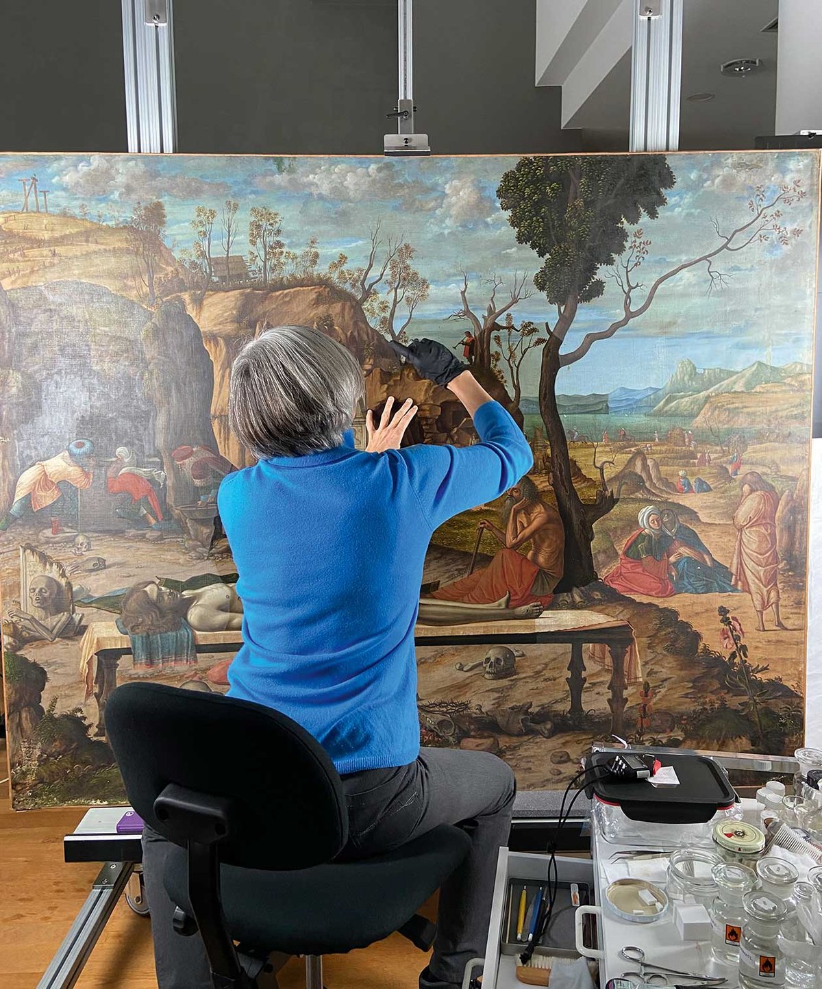 Gemäldegalerie’s Babette Hartwieg at work on the restoration of Carpaccio’s Preparation of Christ’s Tomb
Photo: © Gemäldegalerie/Thuja Seidel/Babette Hartwieg
