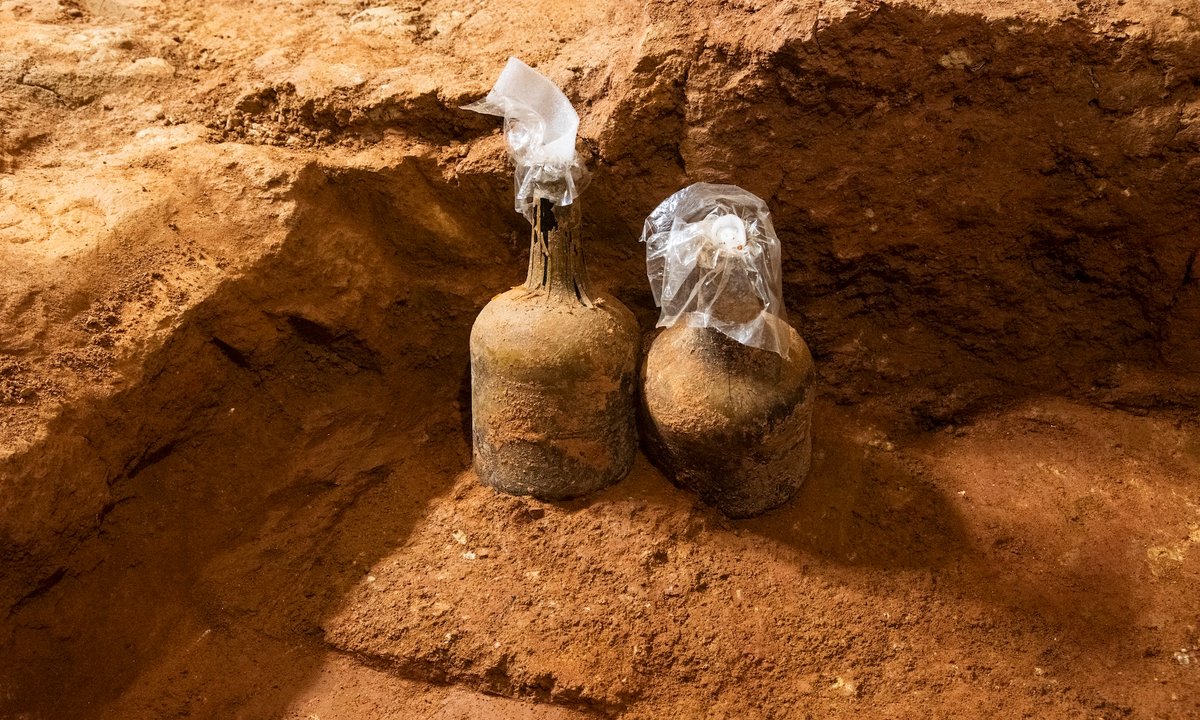 18th-century glass bottles filled with cherries discovered at George Washington’s Mount Vernon residence 18th-century glass bottles filled with cherries discovered at George Washington’s Mount Vernon residence