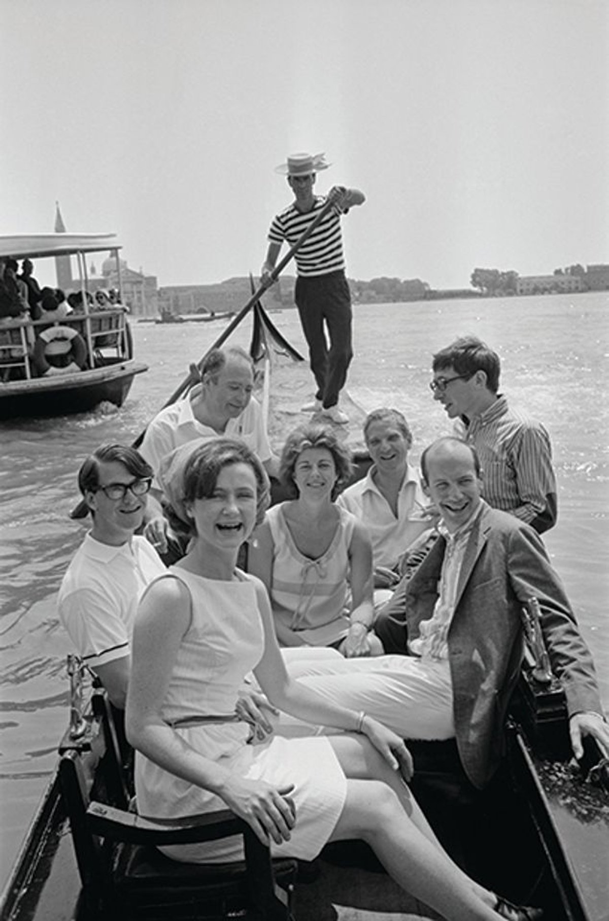 The US artist Helen Frankenthaler (center) in 1966, when she represented her country at the Biennale. Her work is being shown in Venice, at the Palazzo Grimani, for the first time in 50 years. © Reg Lancaster/Hulton Archive/Getty Images