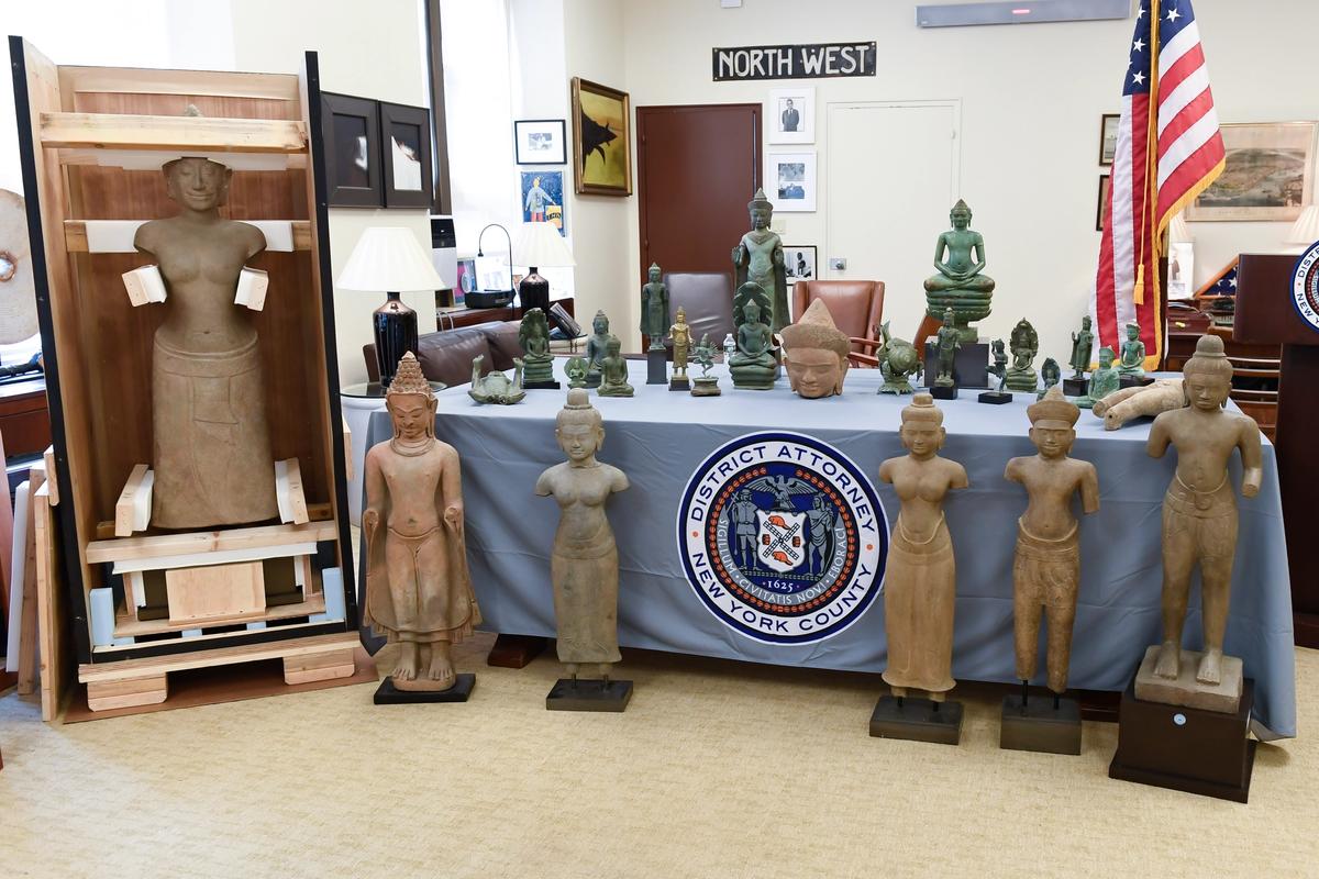 The Manhattan District Attorney's Office handed over 27 objects to Cambodia on Thursday, 10 June Courtesy of the US Embassy Phnom Penh