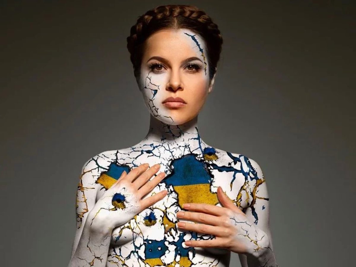 Unbreakable, a photograph by the Ukrainian artist and photographer Yuliana (@yuliana_nft) Courtesy the artist