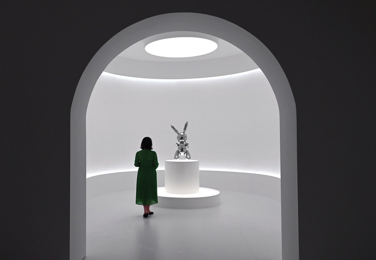 Rabbit (1986) made Jeff Koons the most expensive living artist Timothy a. clary/afp/getty images