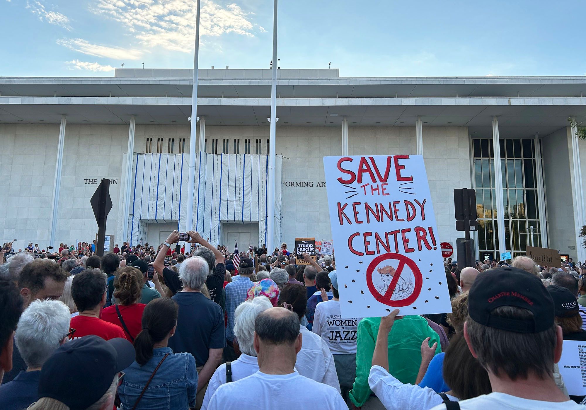 Protesters at the 18 September rally at the Kennedy Center in Washington, DC Photo by Emma Cieslik
