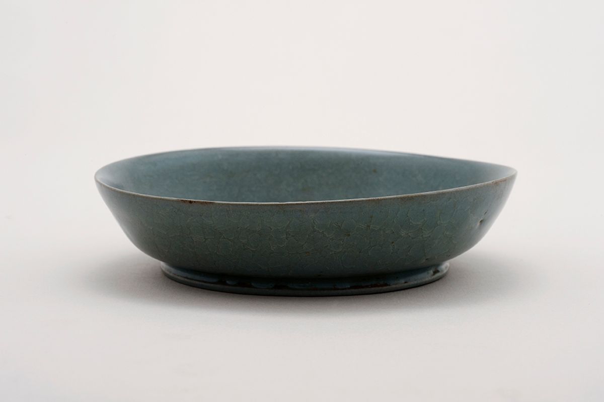 Ru ware stoneware dish, translucent grey-green glaze (celadon), Northern Song Dynasty, Qingliangsi, Henan, China (1086-1125), from the Percival David Foundation. © The Trustees of the British Museum