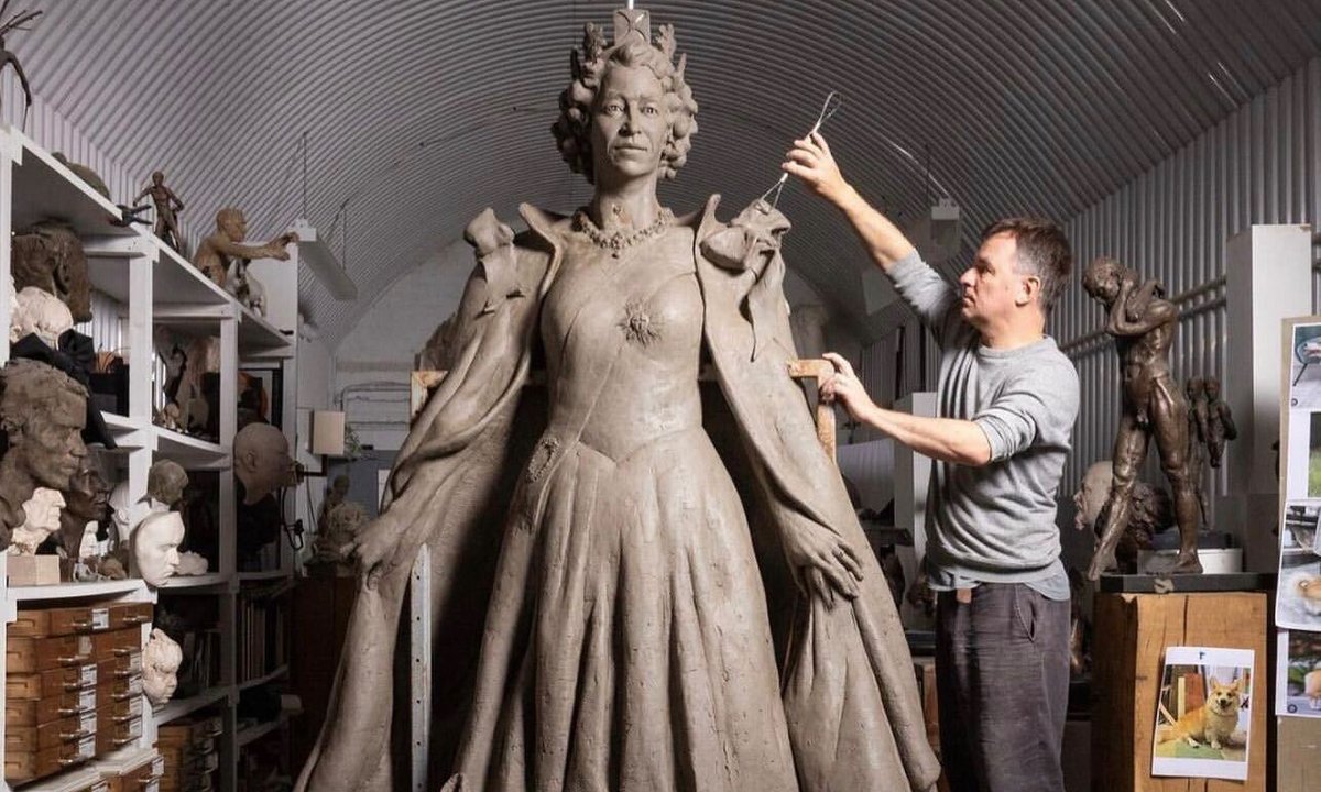 Statue of Queen Elizabeth II and her corgis to be unveiled in UK Statue of Queen Elizabeth II and her corgis to be unveiled in UK