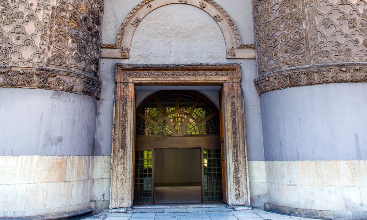 Syrian officials issue-then delete-statement identifying ancient Roman statues stolen from Damascus National Museum