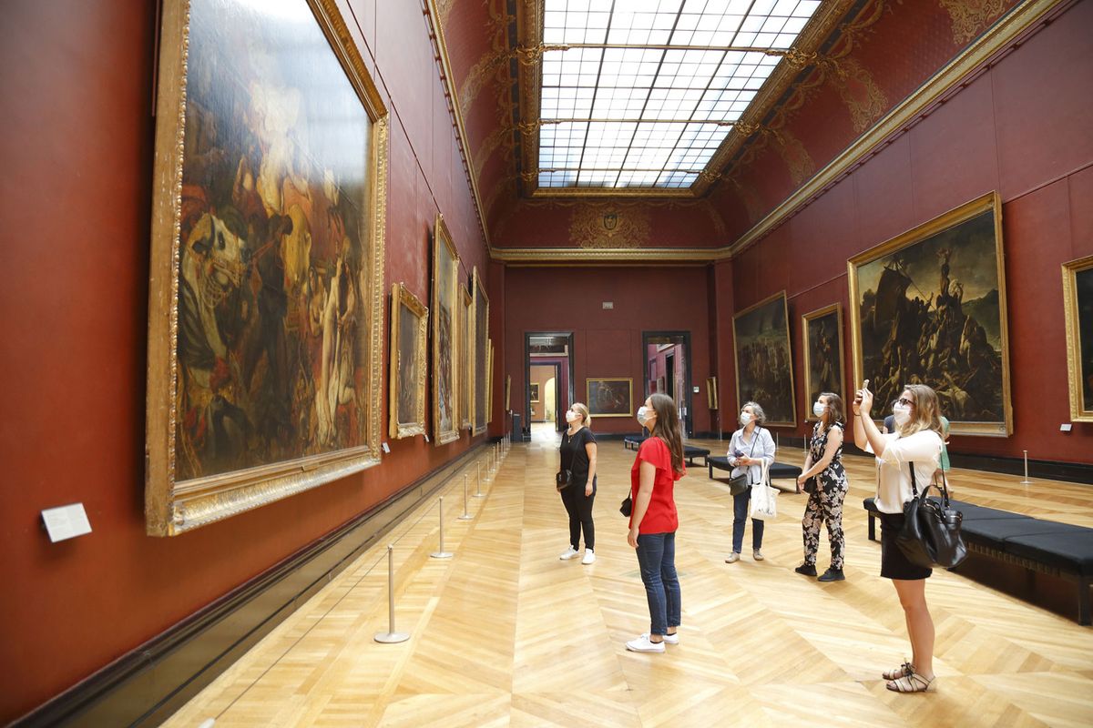 The Musée du Louvre—the world's most popular art museum—saw 72% drop in  visitors last year