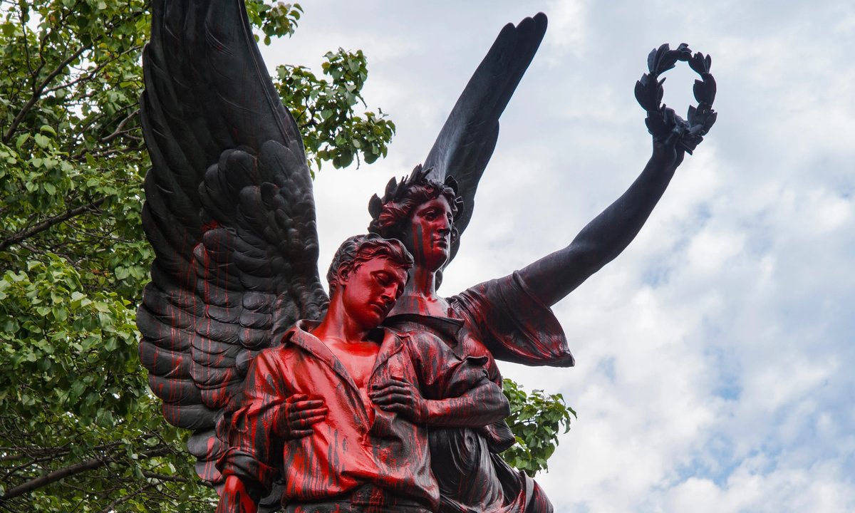 Contemporary artists face off with decommissioned Confederate statues in Los Angeles