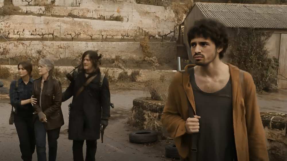 Daryl, Carol, Roberto, and Justina arriving in Solaz del Mar.