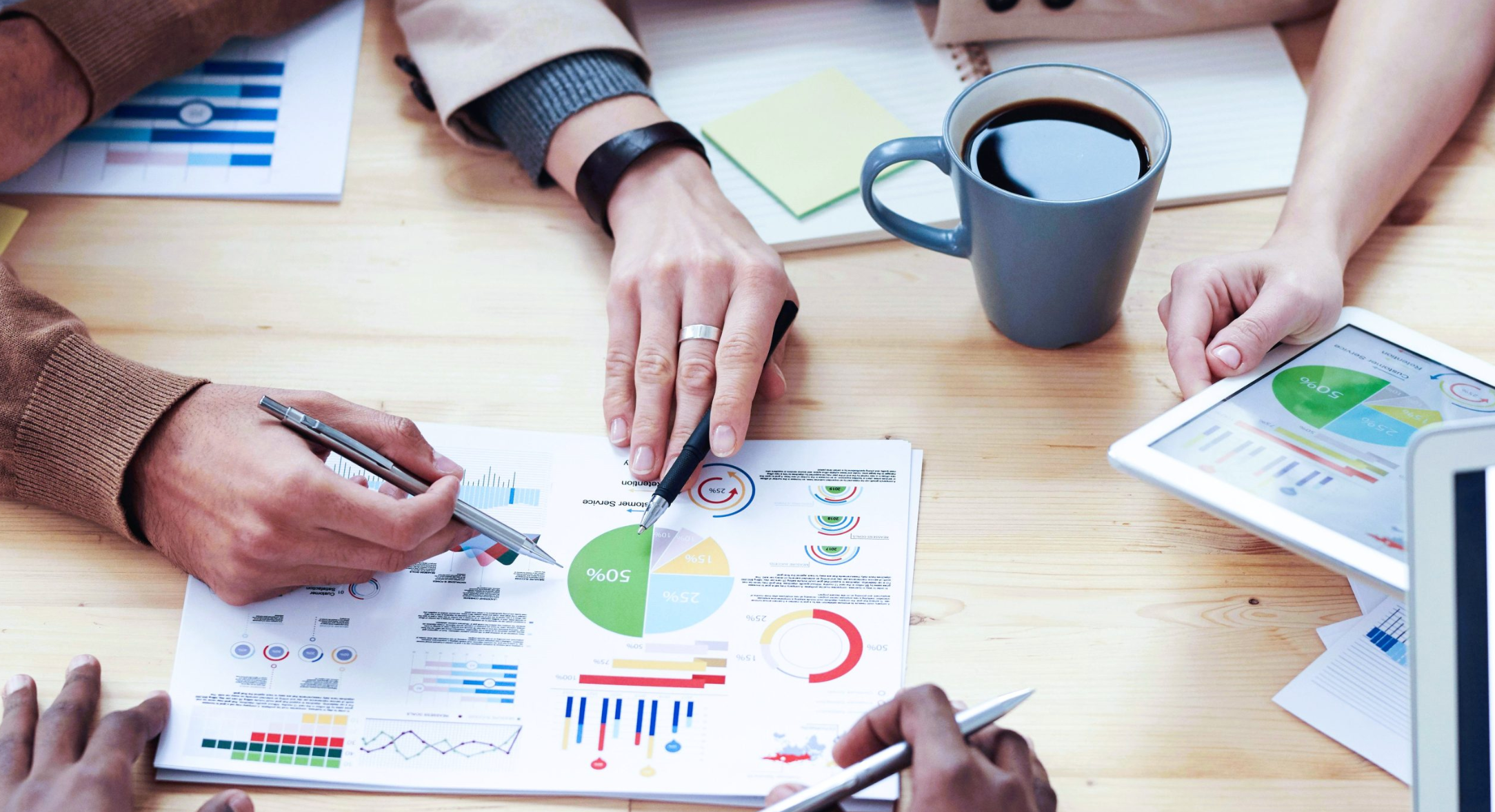 2025 ASX 200 Market Outlook: Which Stocks to Keep or Let Go?