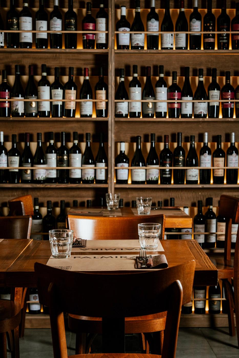 Interno Osteria Palmira