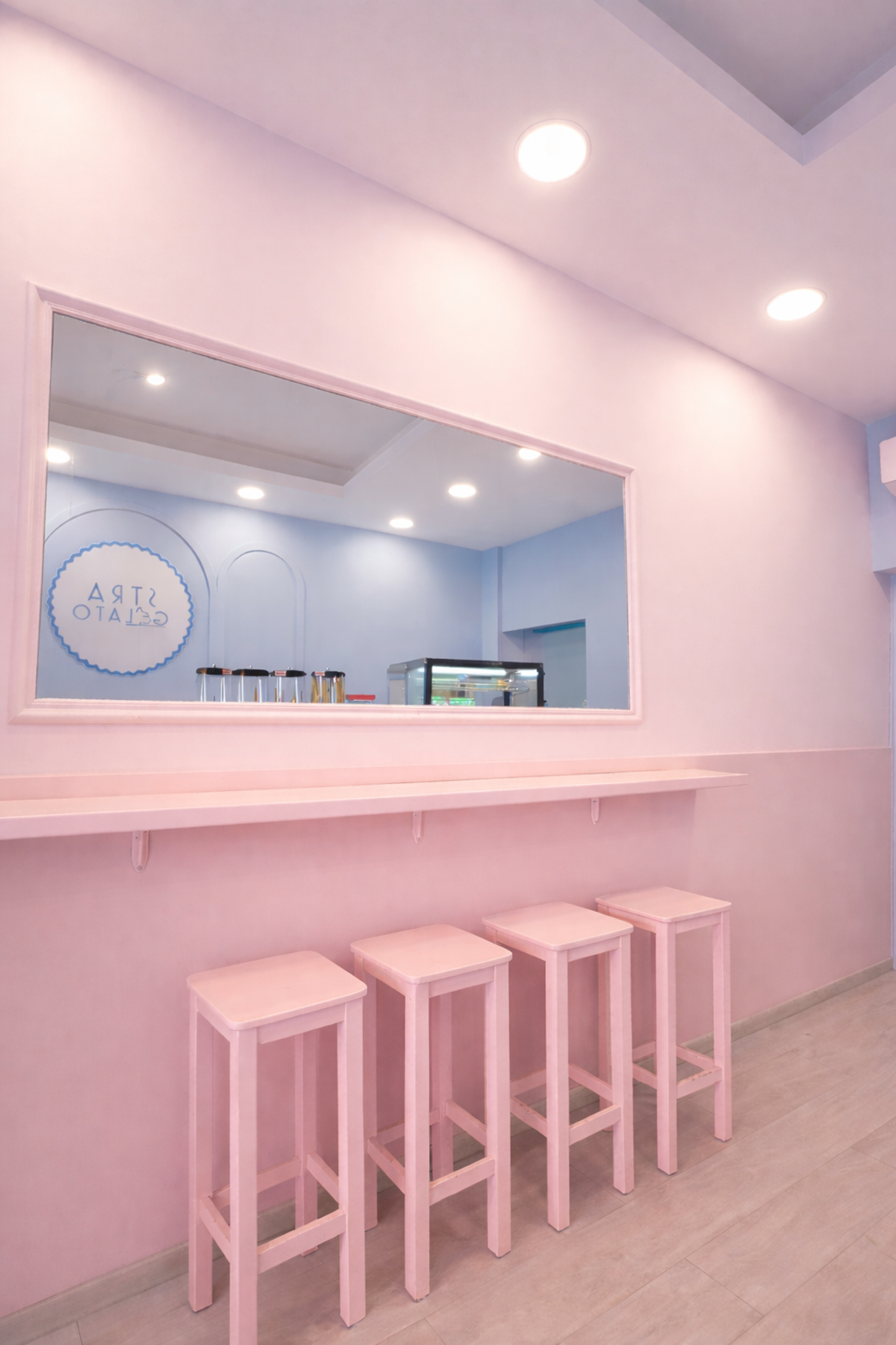 LOCALE ROMA STRAGELATO