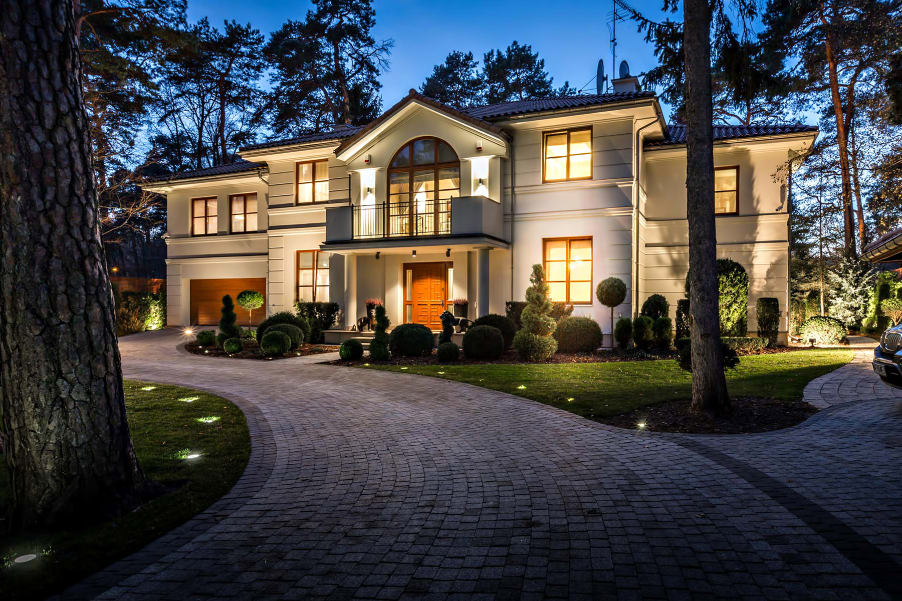 The Różana Villa, a Restored Functionalist Estate in Saska Kępa, Lists for €3.2M