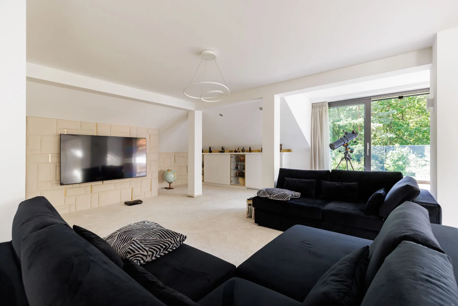A modernist villa in Młociny, Warsaw, view 8 of 8
