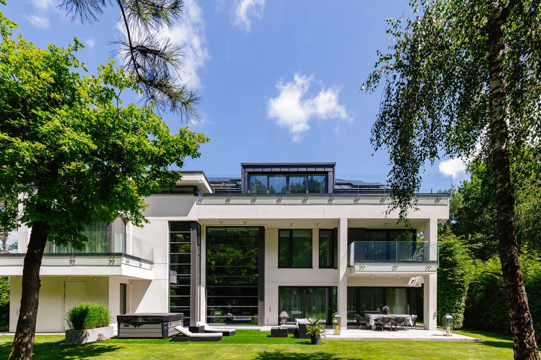 A Modernist Villa Where Warsaw Runs Out
