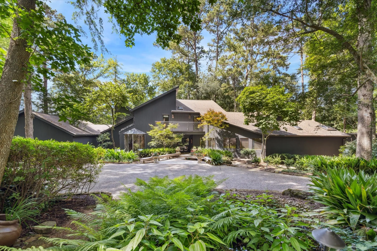 A Modern House on 5 Wooded Acres