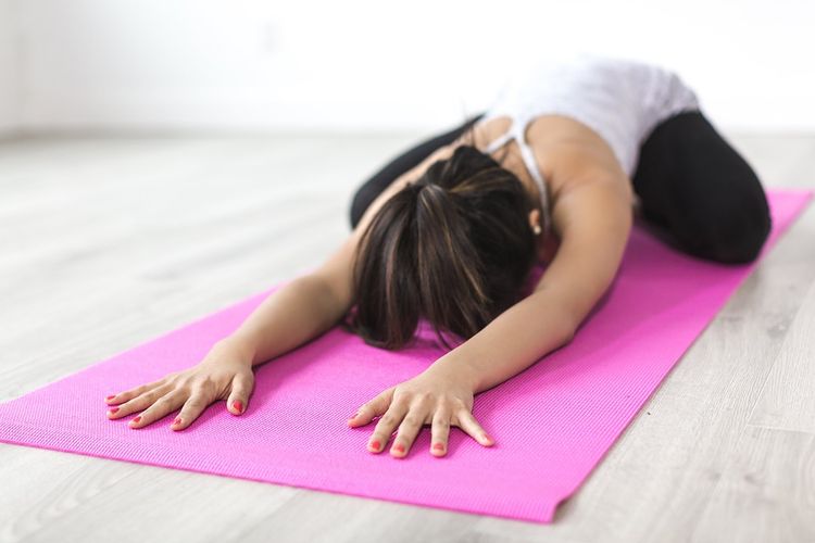 Frau macht Yoga, Gut bei Schichtarbeit