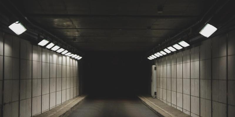 Grauer Tunnel: Alpträume