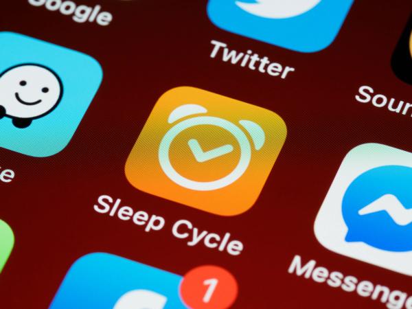 Handydisplay mit der App Sleep Cycle