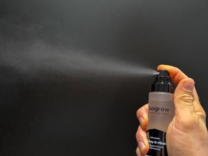 Sprühkopf der ribogrow Hair Booster Tonic Flasche