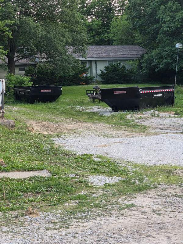 10.5-yard roll-off dumpster from Central Iowa Roll Offs